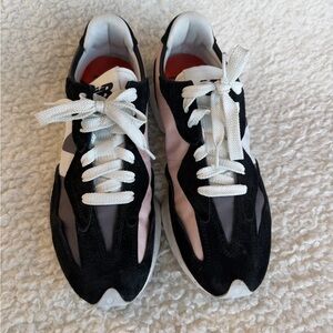 New Balance 327 Men's Black Gray Pink Low-Top Sneakers